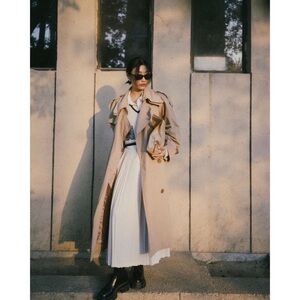 Low classic pleated maxi dress